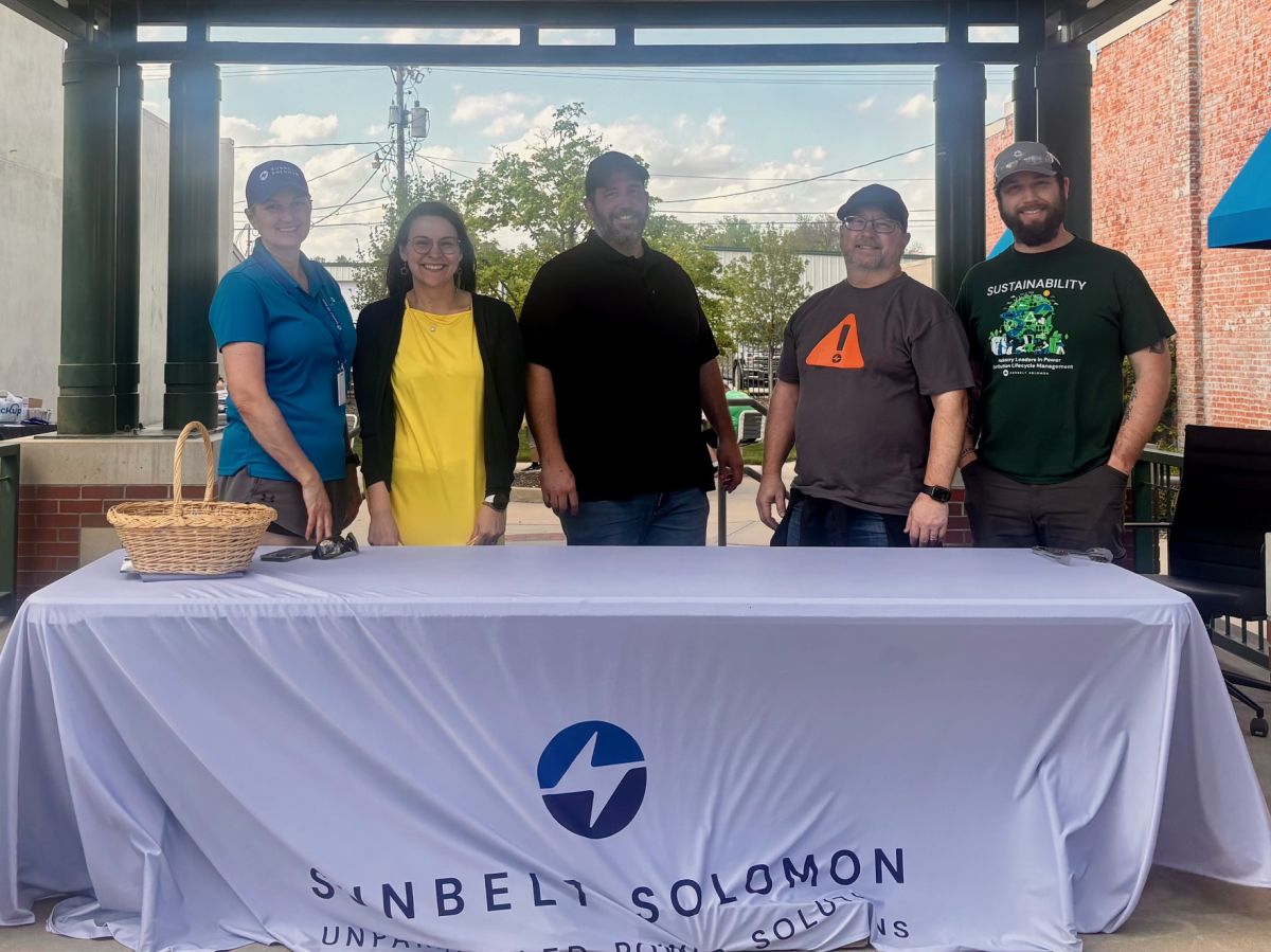 Sunbelt Solomon Volunteers Gather for a Photo